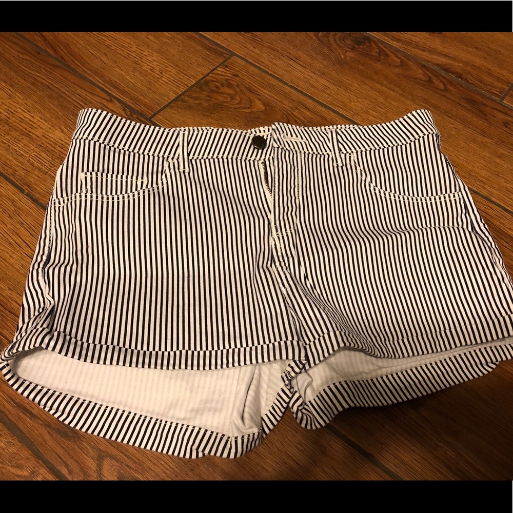 H&M stripped shorts
